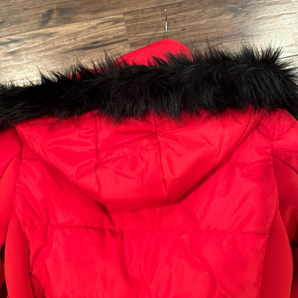 GUESS Women's Vonn Belted Puffer Hooded Jacket - Picture 7 of 12